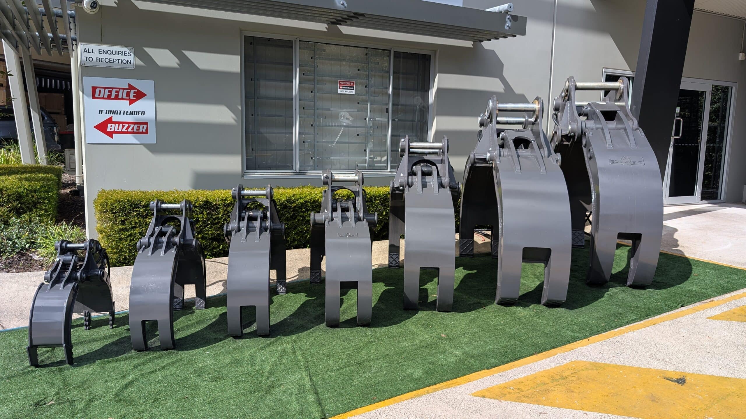 Excavator Hydraulic Log/Rock Grabs - Image 3