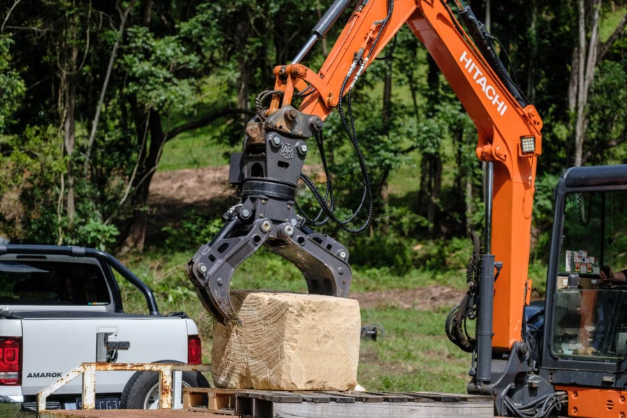 Heavy Duty Rotating Grab - Image 3
