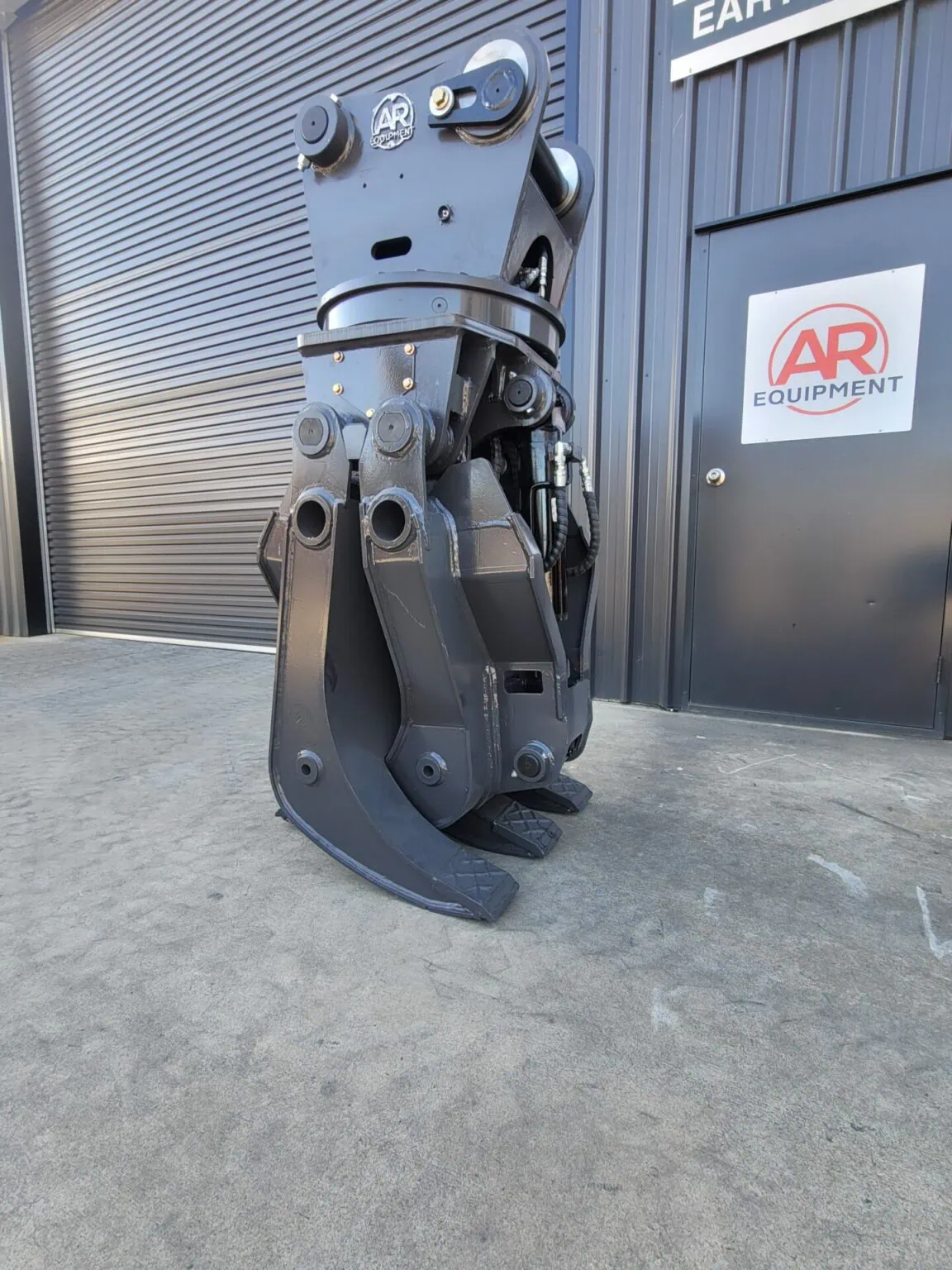 Heavy Duty Rotating Grab - Image 9